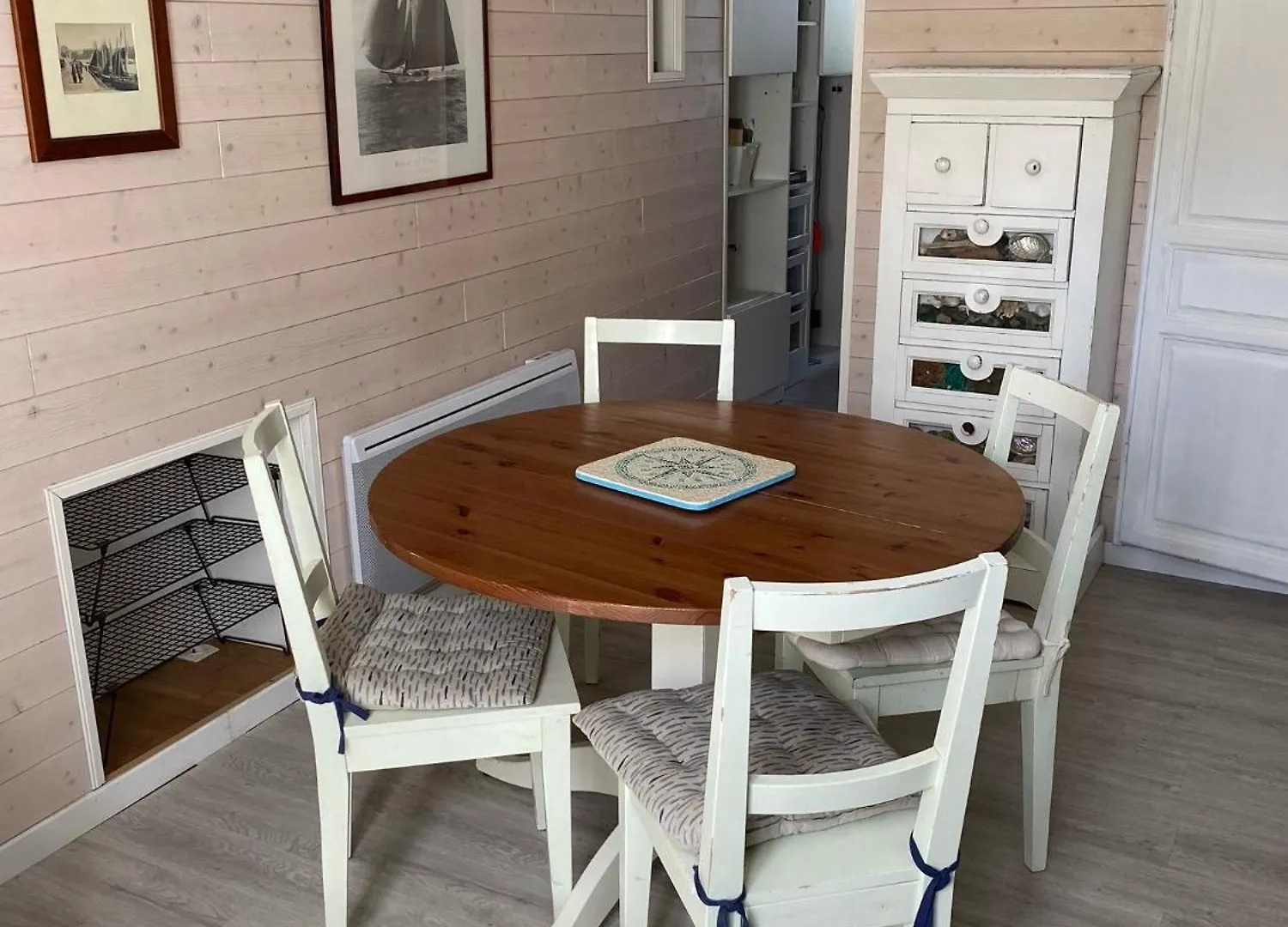 Appartement En Centre-Ville A 100M Du Port. Audierne